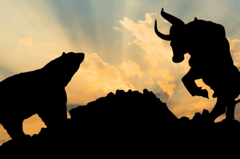 XRP, DOGE, SOL Lead Crypto Selloff, But Altcoin Season Still in Play if This Happens