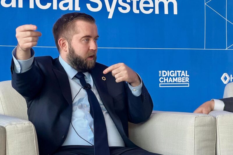 Chainlink Teams Up With NYSE-Parent ICE to Bring Forex, Precious Metals Data On-Chain