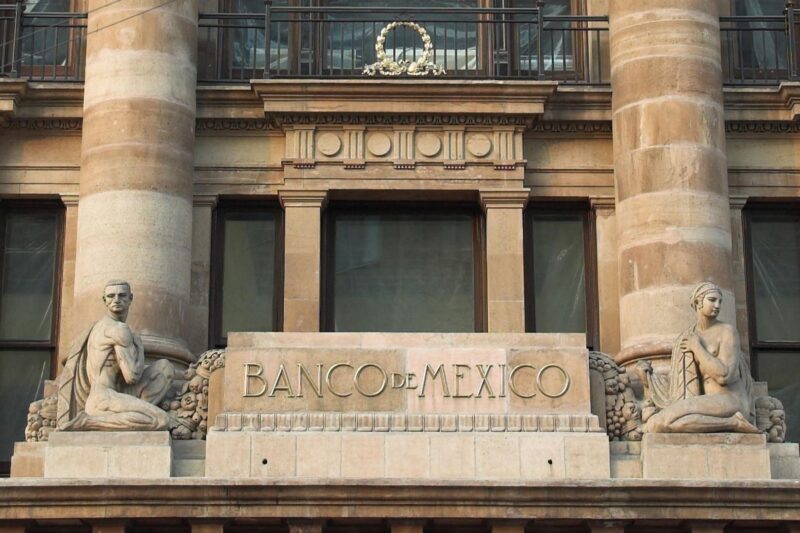 Mexico’s Central Bank Keeps a ‘Healthy Distance’ From Crypto