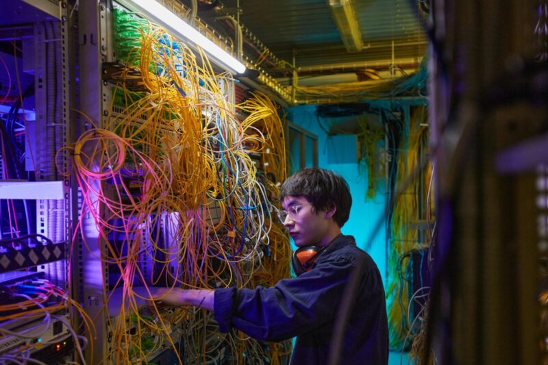 Bitcoin’s weakness versus gold and equities puts quantum computing fears back in focus