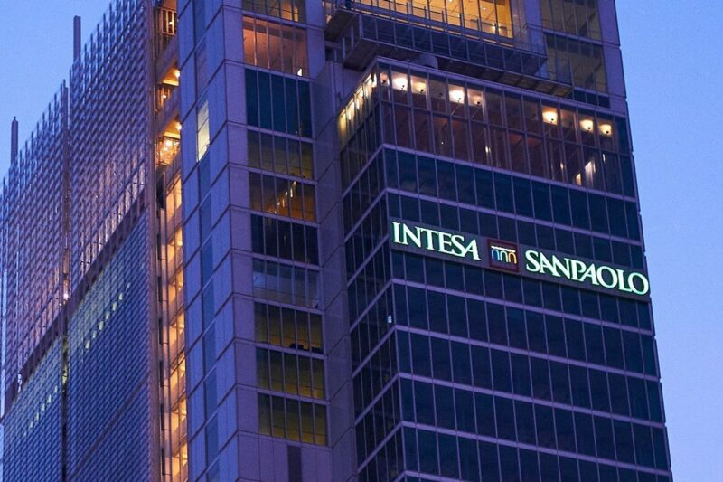 Banking giant Intesa Sanapolo discloses $100 million bitcoin ETF holdings, along with Strategy hedge