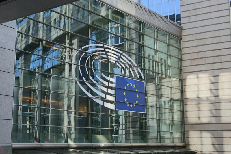 Cut the red tape: 39 financial giants demand an emergency fast-track for Europe’s blockchain pilot