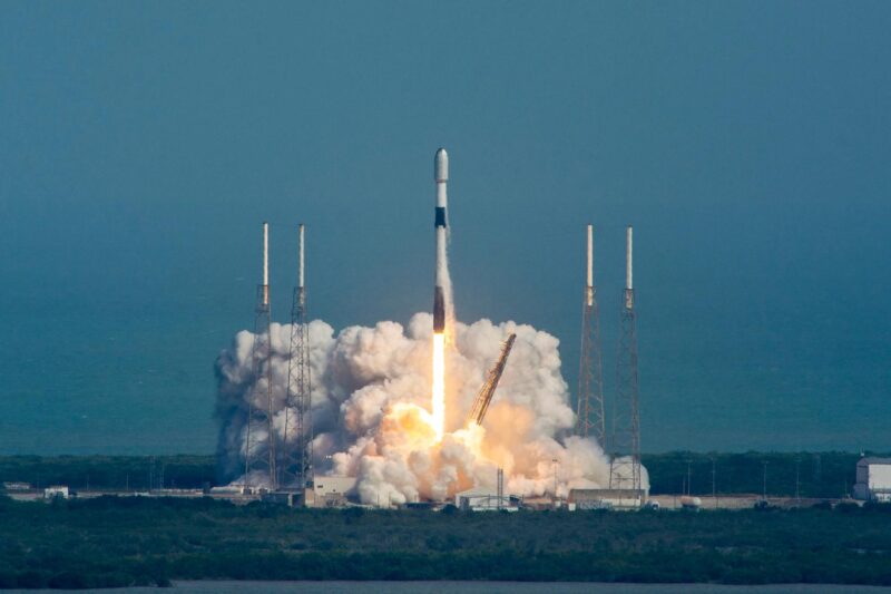 SpaceX stock is coming to Solana on the same day it lists on Nasdaq