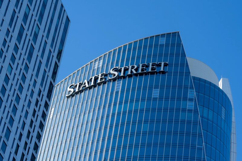 State Street targets stablecoin reserve boom with new money market fund